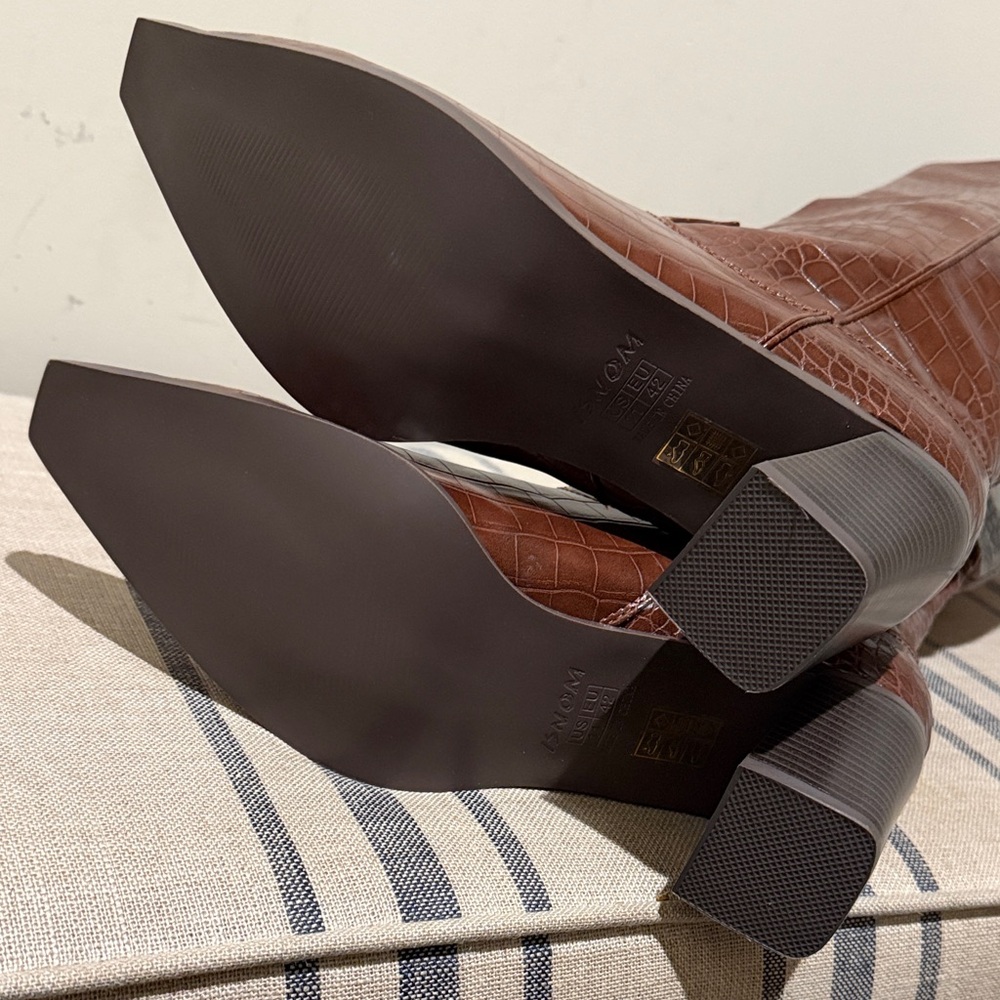 Isnom Elegant Brown Croc-Embossed Heeled Boots - Picture 7 of 10